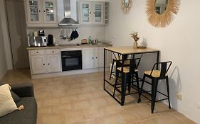 Studio Tout Equipe De 27M2, A 100M De La Mer, Et 500M Des Commerces